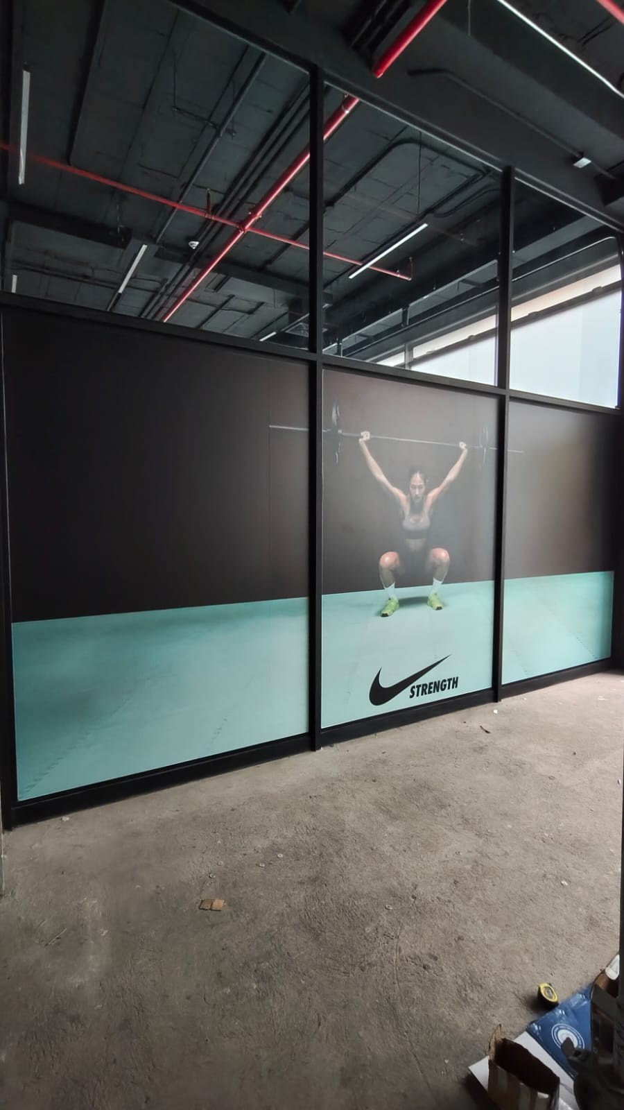 Nike Strength - Vinil blackout, Gym Brox