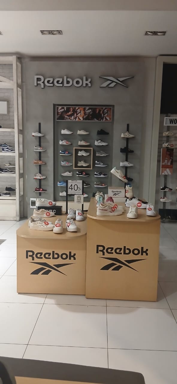 Reebok - Corner rotulado, Ripley Mega